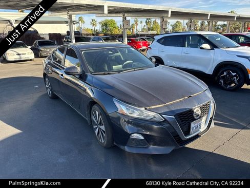Used 2022 Nissan Altima 2.5 SV image 1