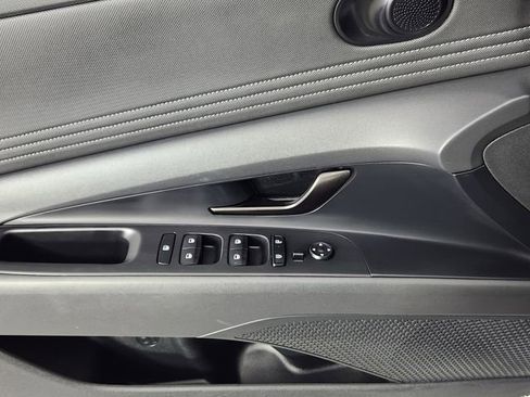Certified 2025 Hyundai Elantra Sport FWD image 8