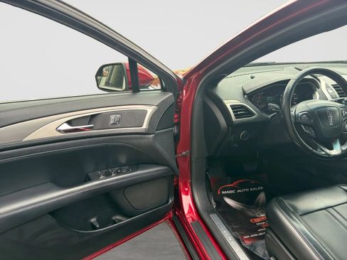 Used 2017 Lincoln MKZ Premiere FWD image 11