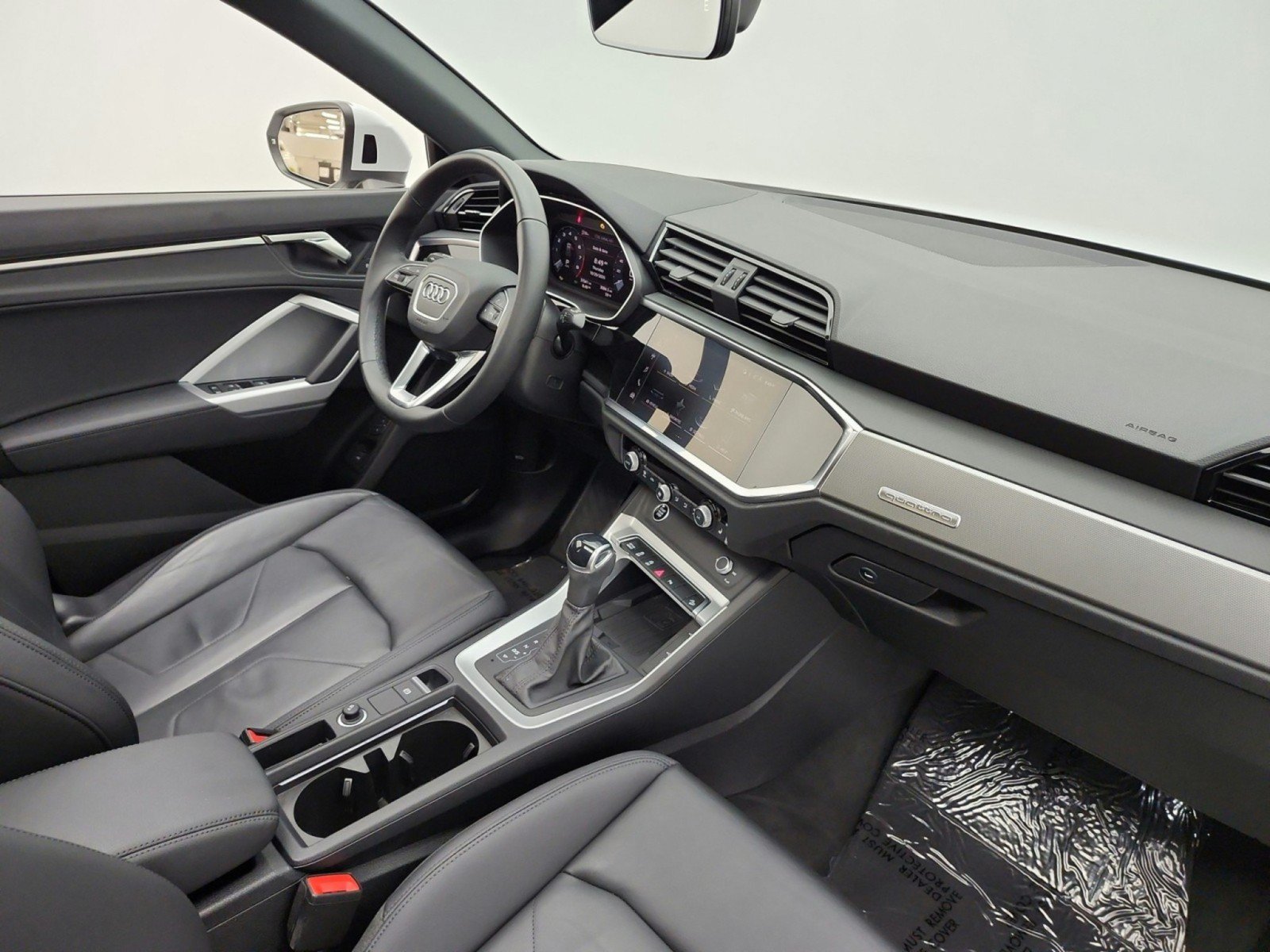 Used 2024 Audi Q3 2.0T Premium w/ Convenience Package AWD/4WD image 20
