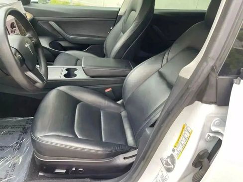 Used 2023 Tesla Model 3 Standard Range image 10