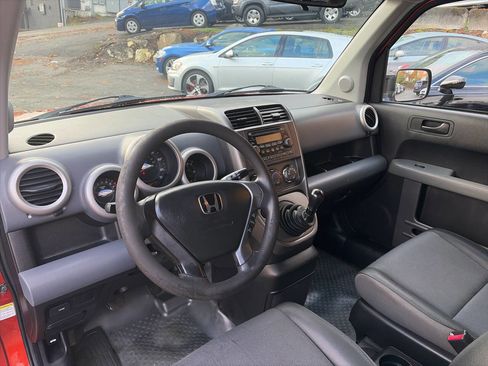 Used 2005 Honda Element EX image 17