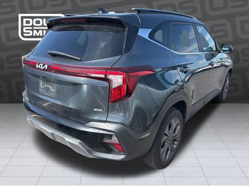 Used 2024 Kia Seltos S AWD/4WD image 3