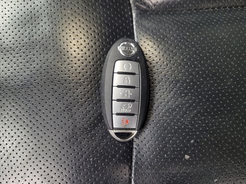 Used 2020 Nissan Rogue SL image 32