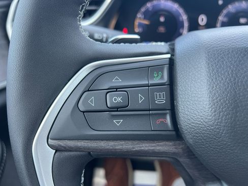 New 2025 Jeep Grand Cherokee L Limited w/ Trailer Tow Package image 32