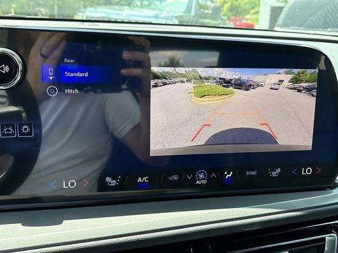 New 2026 Chevrolet Traverse LT image 17