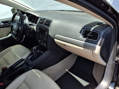 Used 2015 Volkswagen Jetta SE FWD image 20