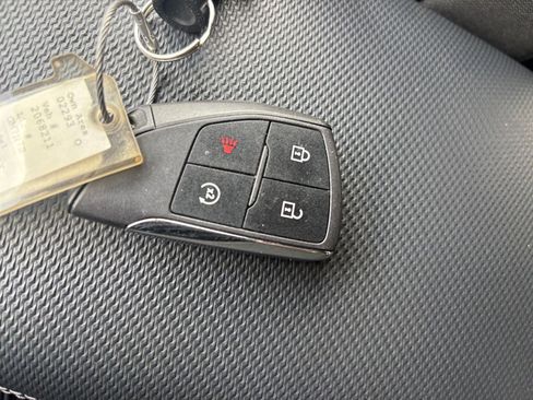 Used 2025 Chevrolet Equinox LT FWD image 22