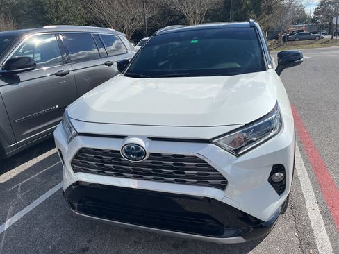 Used 2021 Toyota RAV4 XSE w/ XSE Grade Weather Package image 2