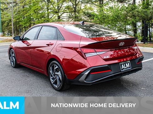 Used 2025 Hyundai Elantra Sport image 5