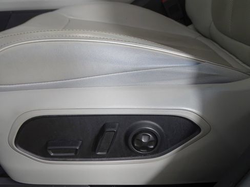 Used 2022 Jeep Grand Cherokee Overland image 24