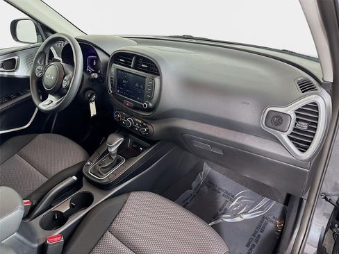 Certified 2025 Kia Soul LX w/ LX Technology Package FWD image 26