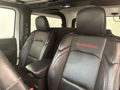 Used 2018 Jeep Wrangler Rubicon AWD/4WD image 11