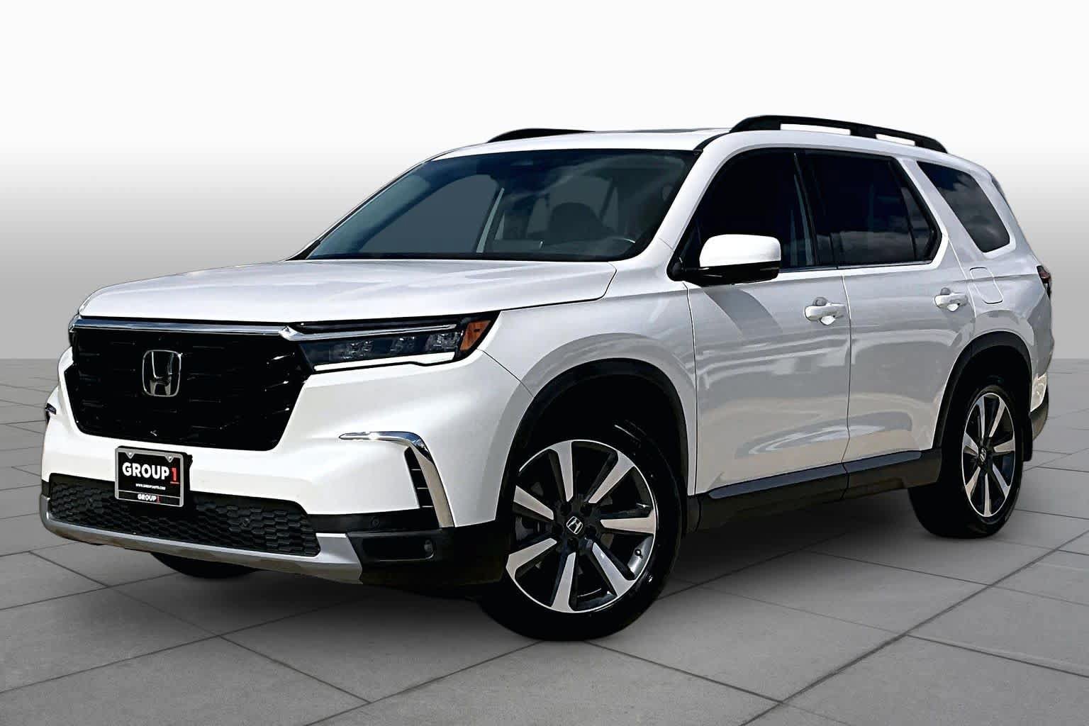 Used 2023 Honda Pilot Touring image 1