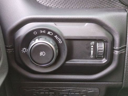 Used 2024 Jeep Wrangler Rubicon w/ Convenience Group image 20