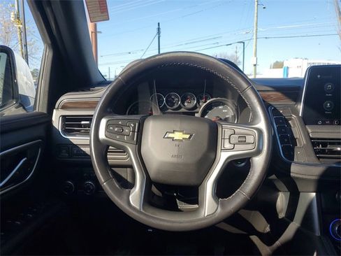 Used 2021 Chevrolet Suburban LT w/ Rear Media and Nav Package image 15