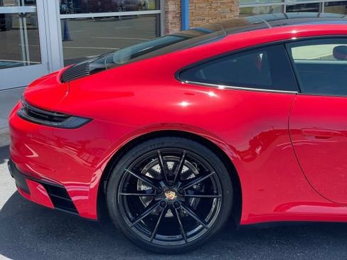 Used 2024 Porsche 911 Carrera T RWD image 19