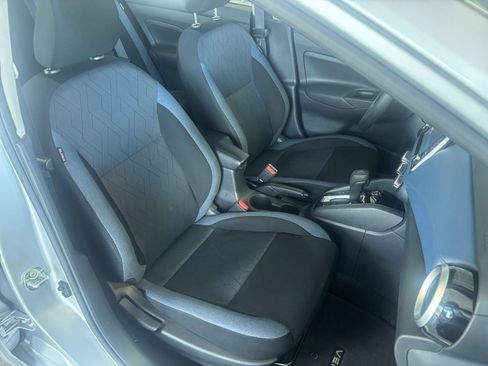 Used 2025 Nissan Versa SV image 35