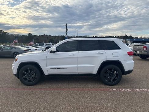 Used 2017 Jeep Grand Cherokee Laredo image 6
