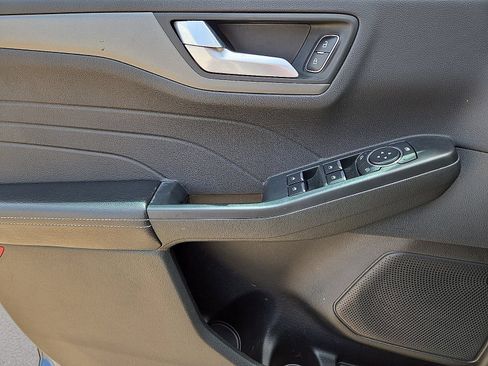 Used 2025 Ford Escape SE FWD image 21