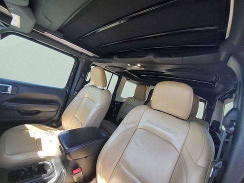 Used 2019 Jeep Wrangler Unlimited Rubicon AWD/4WD image 17