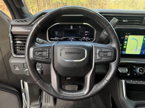 Used 2024 GMC Sierra 2500 Denali Ultimate image 9