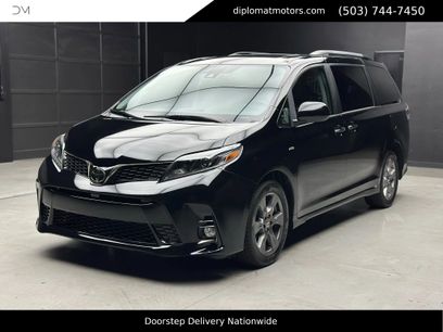 Used 2020 Toyota Sienna SE w/ SE Preferred Package