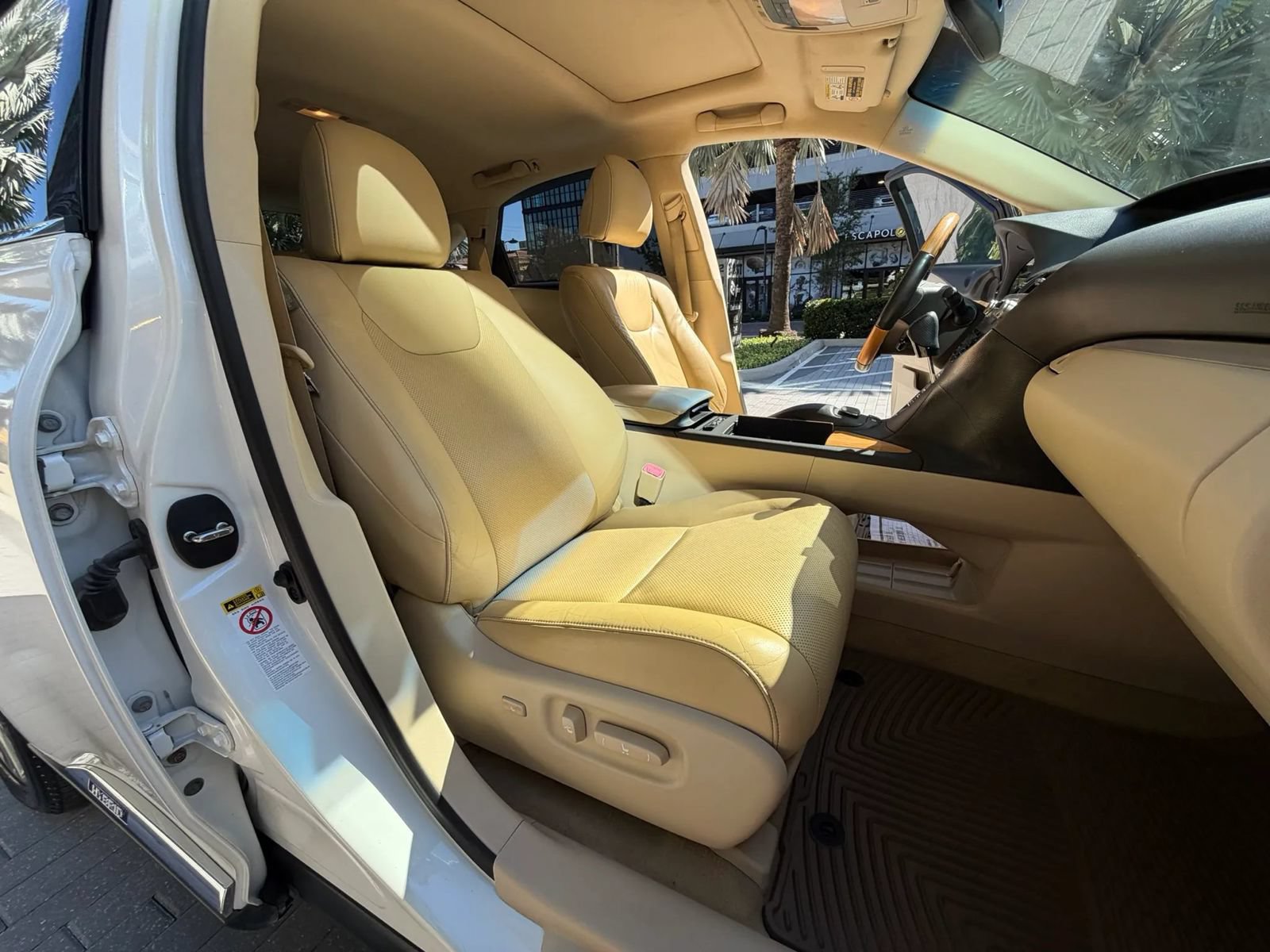 Used 2014 Lexus RX 450h FWD image 19