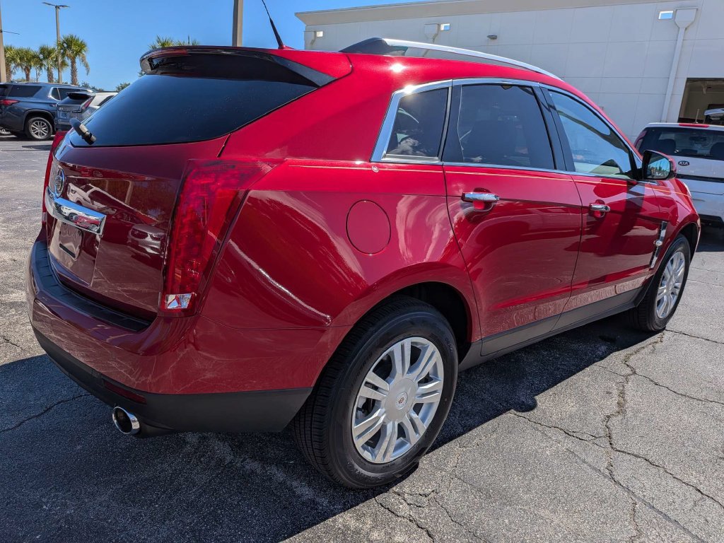 Used 2010 Cadillac SRX Luxury FWD image 4