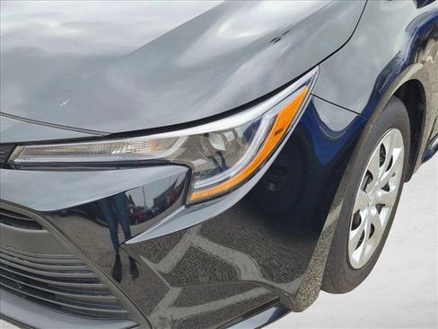Used 2025 Toyota Corolla LE FWD image 8