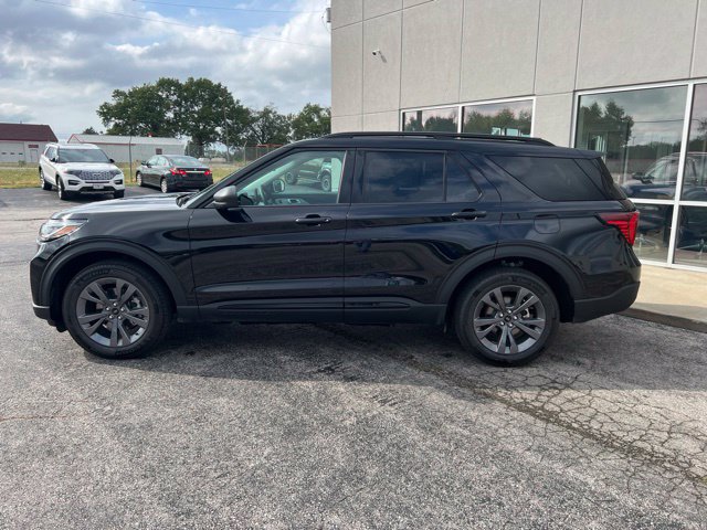 New 2026 Ford Explorer Active w/ Active Comfort Package AWD/4WD image 8