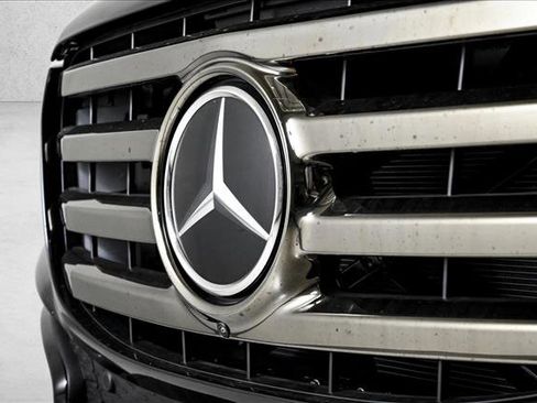 New 2025 Mercedes-Benz GLS 580 4MATIC image 3