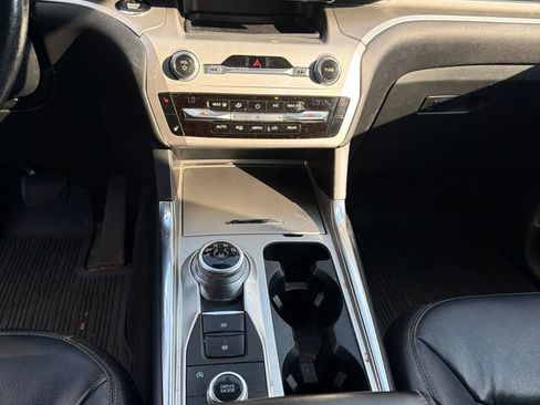 Used 2020 Ford Explorer XLT w/ Equipment Group 202A AWD/4WD image 15