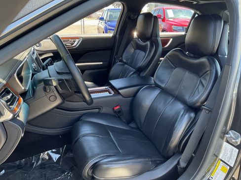 Used 2020 Lincoln Continental Reserve w/ Luxury Package FWD image 18