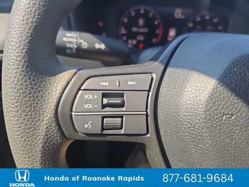Used 2025 Honda Accord LX image 25