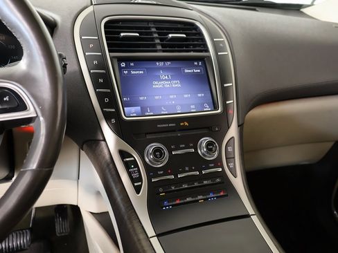 Used 2020 Lincoln Nautilus Reserve w/ Cargo Utility Package image 5