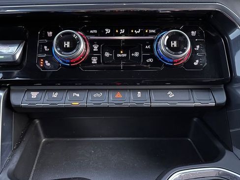 Certified 2024 GMC Sierra 2500 Denali Ultimate image 31