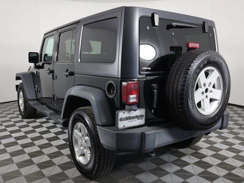 Used 2012 Jeep Wrangler Unlimited Sport image 4