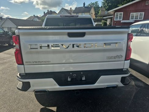 Used 2022 Chevrolet Silverado 1500 High Country w/ High Country Premium Package AWD/4WD image 6