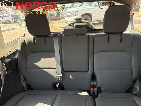 Used 2023 Jeep Wrangler Unlimited w/ Cold Weather Group image 18