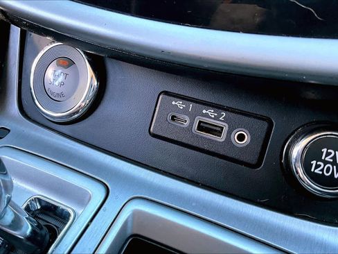 Used 2019 Nissan Murano S image 34