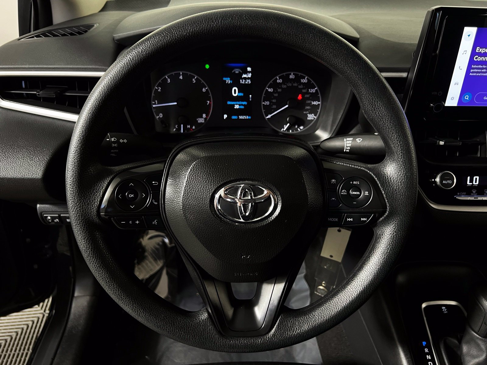 Used 2025 Toyota Corolla LE FWD image 17