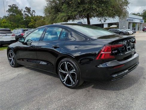 Used 2025 Volvo S60 B5 Plus image 6