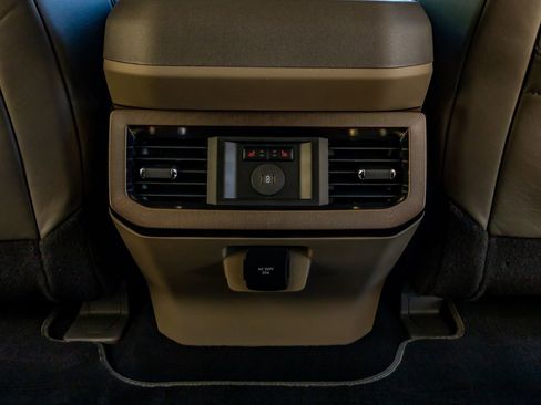 Used 2026 Ford F450 Platinum w/ Platinum Plus Package image 34