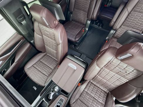 Used 2023 Cadillac Escalade Premium Luxury Platinum AWD/4WD image 23