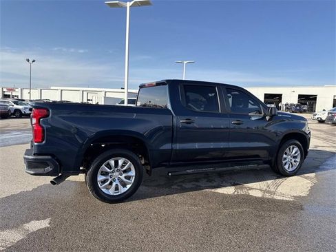 Used 2021 Chevrolet Silverado 1500 Custom image 2