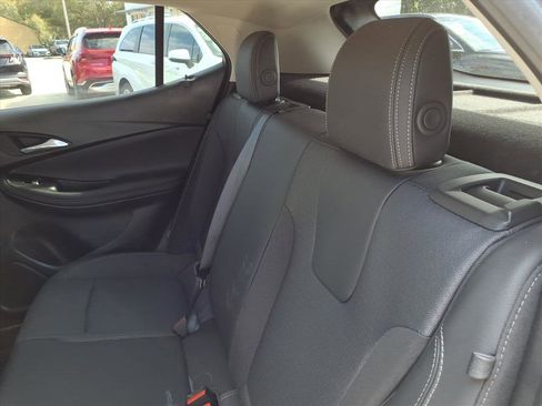 Used 2022 Buick Encore GX Preferred w/ Cold Weather Comfort Package image 18