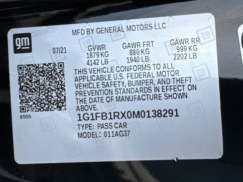 Used 2021 Chevrolet Camaro LT w/ Technology Package image 26