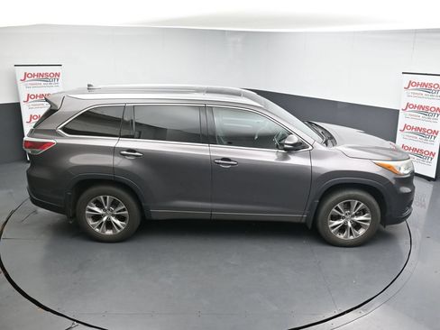 Used 2015 Toyota Highlander XLE AWD/4WD image 17