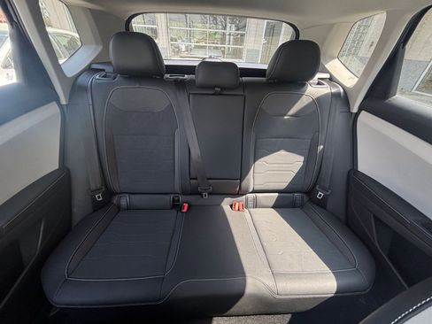 Used 2025 Volkswagen Taos SE image 44